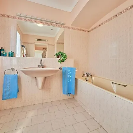 Villa Maison De Marie-4-8 Pers-proche Plage *